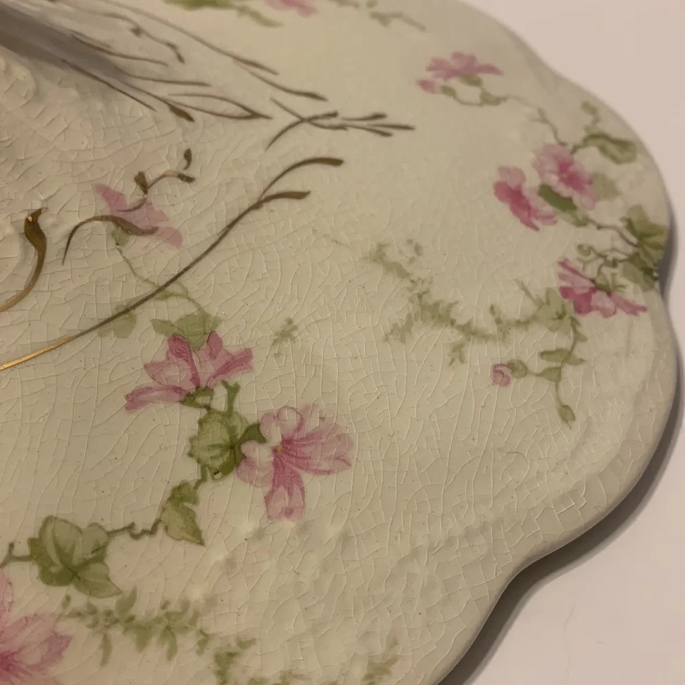 Covered serving dish. - Picture 10 of 15